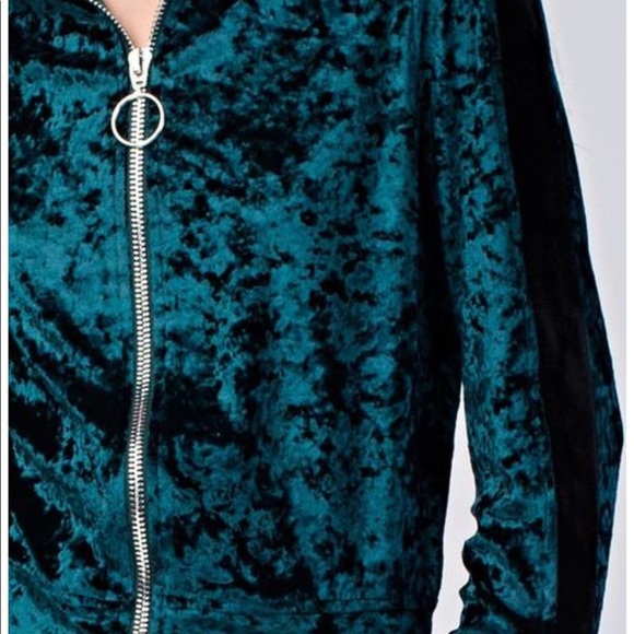 ๐Blue Velvet Jacket๐ - Picture 3 of 3